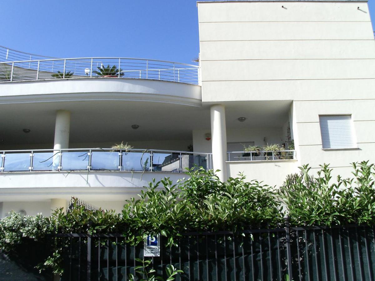 B&B Stazione Latina Sermoneta Extérieur photo