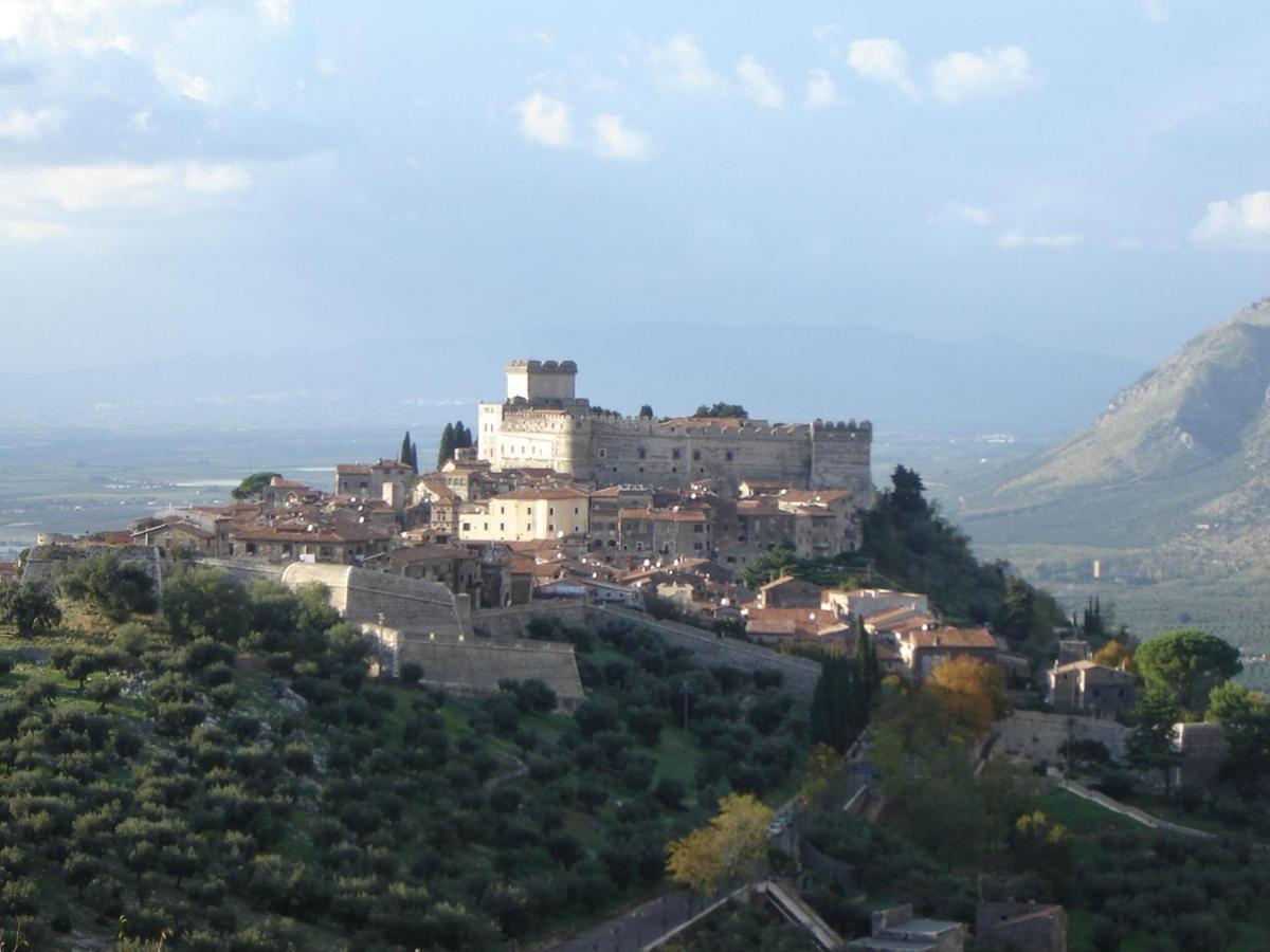 B&B Stazione Latina Sermoneta Extérieur photo