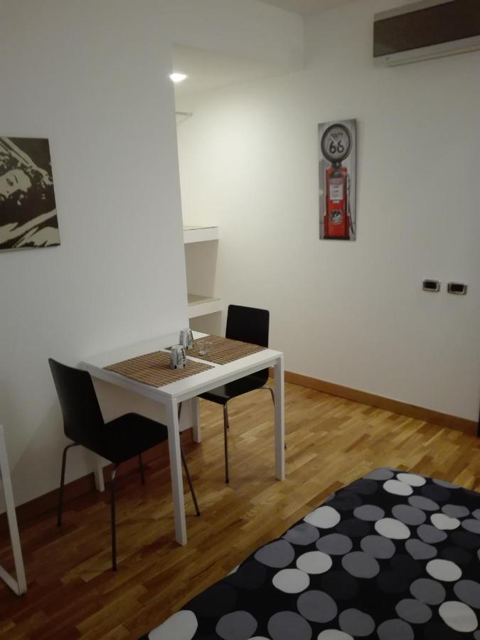 B&B Stazione Latina Sermoneta Extérieur photo